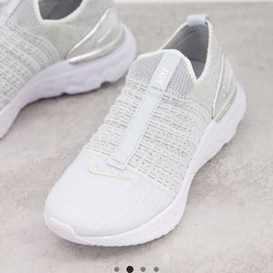 Nike running react phantom sneakers